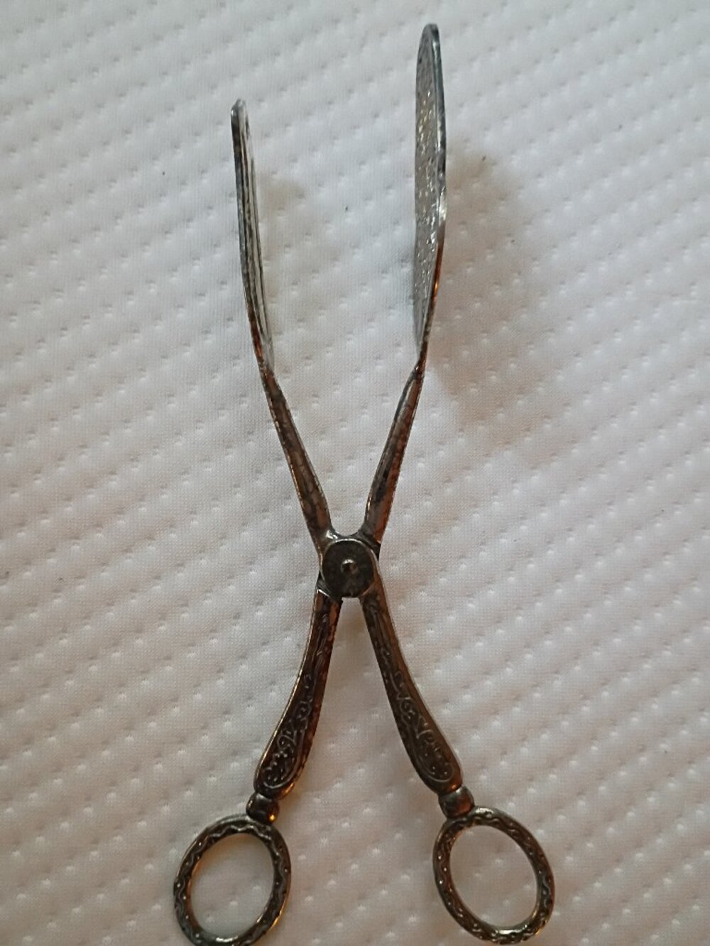Vintage Embossed Floral Scissor Salad & Dessert Server Tongs Silver Plated